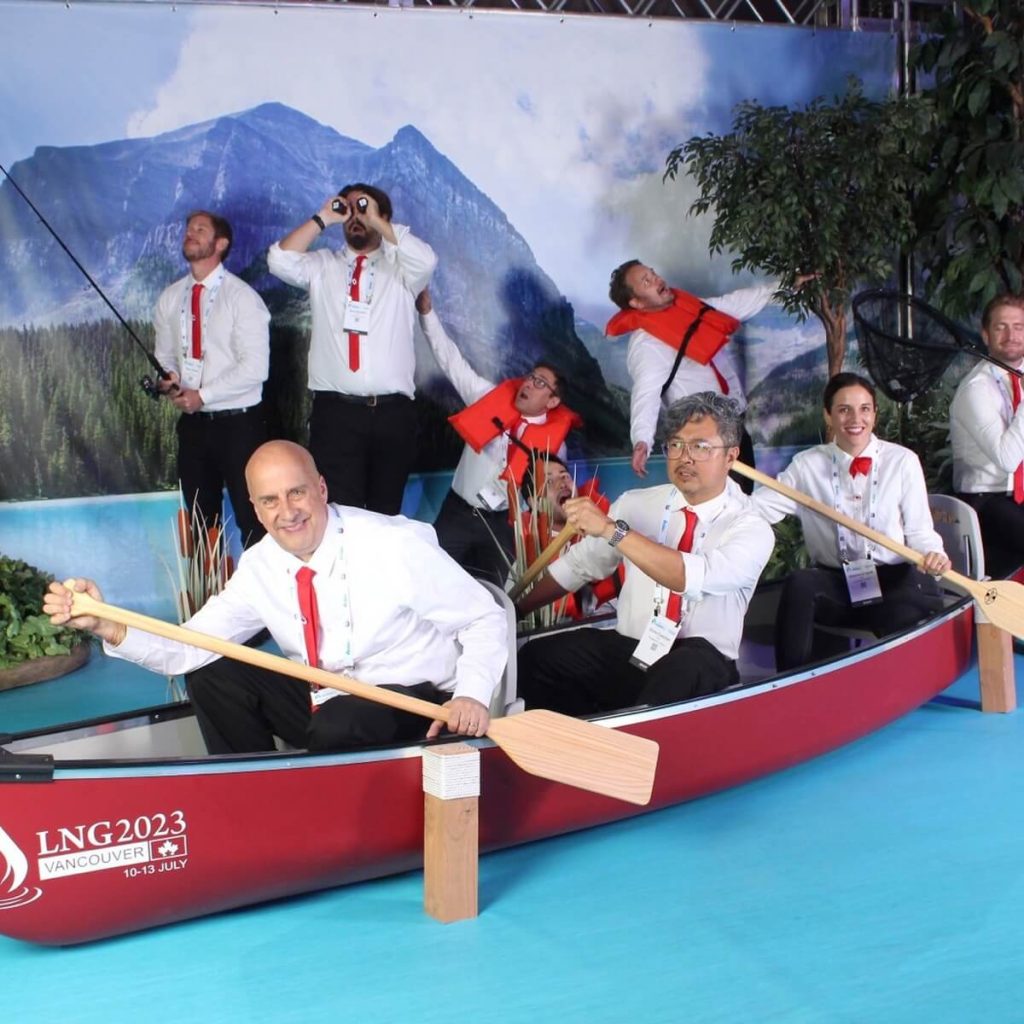 05_Canadian_Ambassadors_Canoe