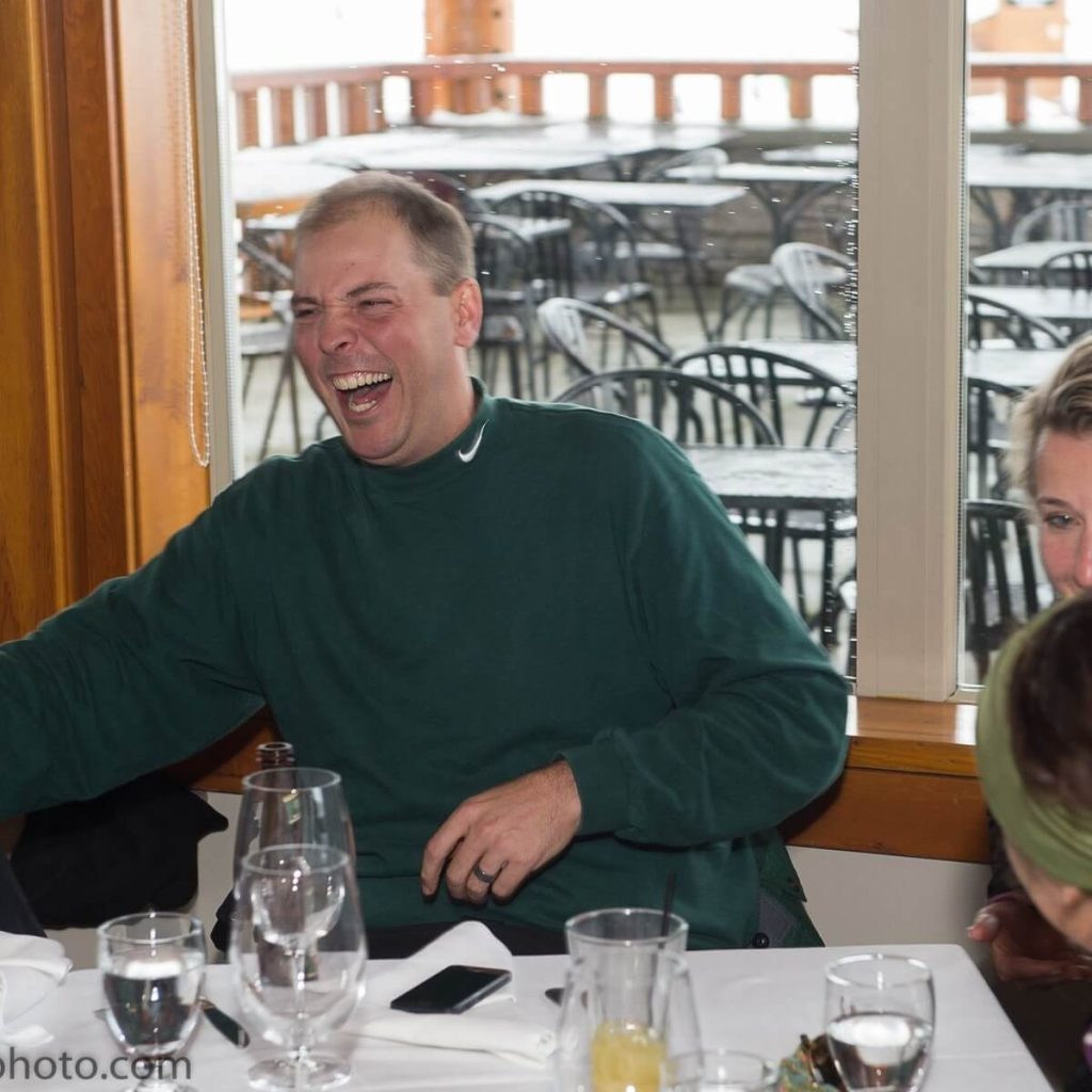 05_Undercover_actors_guest_laughing