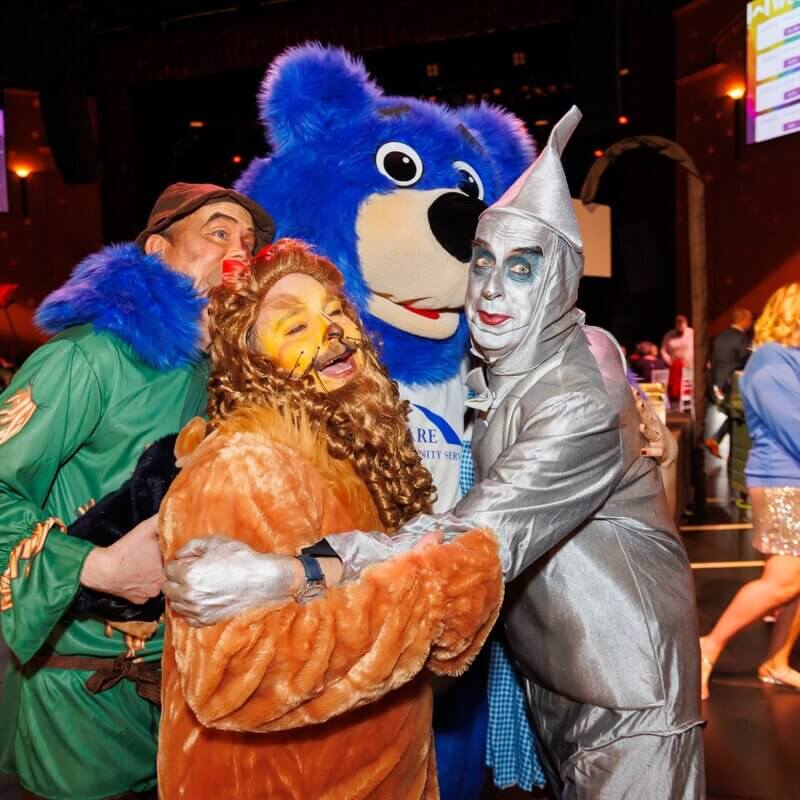 Roving characters corporate events actors in character, Canadian characters (rangers, mounties), themed performers at galas, guest interaction shots