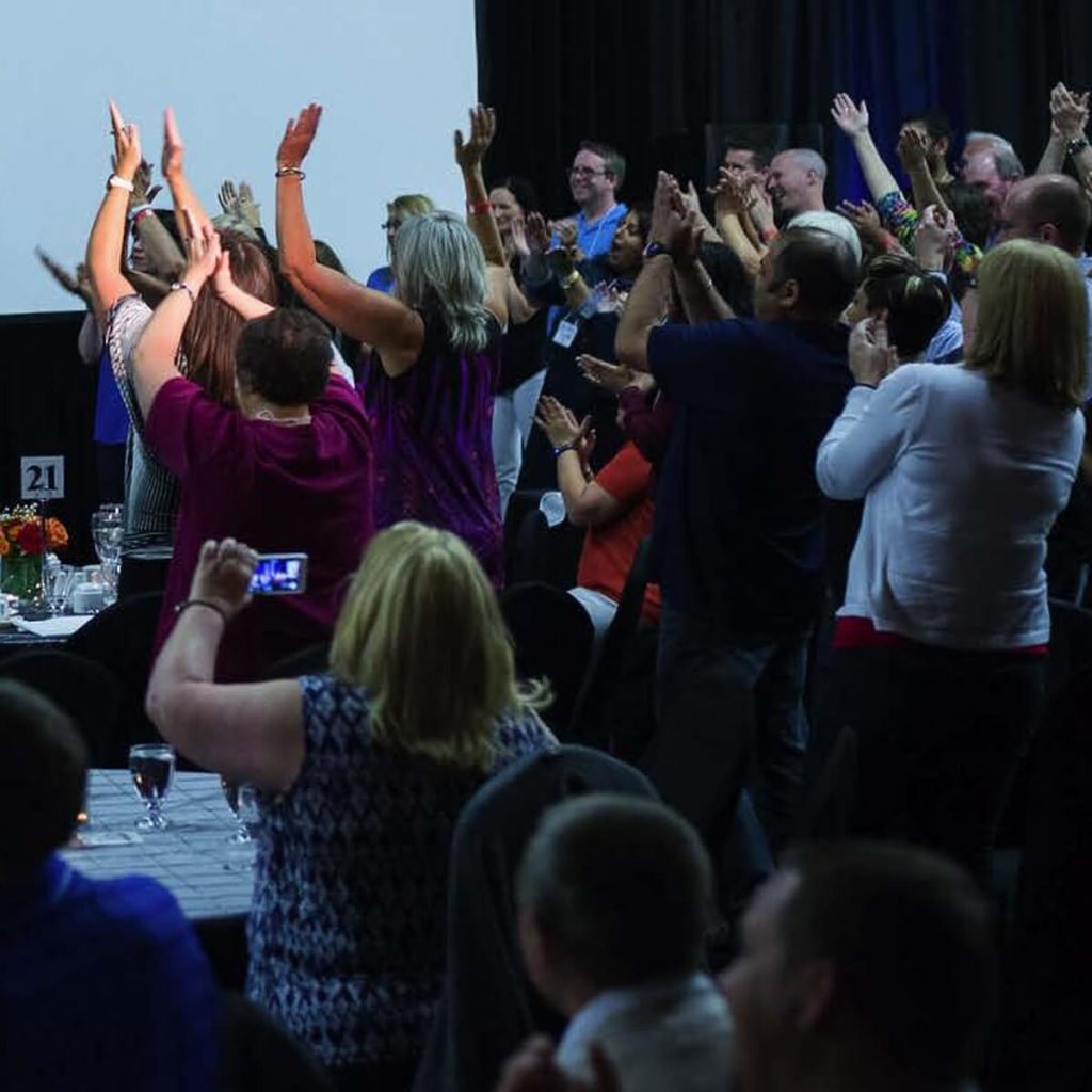 name-that-tune-music-trivia-corporate-event-good-crowd