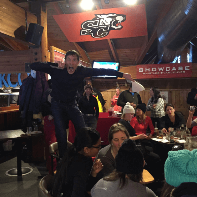 pop-trivia-team-building-corporate-event-host-in-action