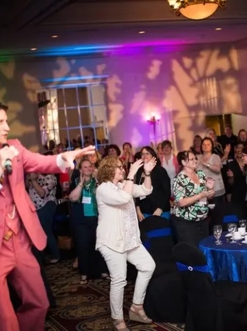 Bust a Move - Engagement expert